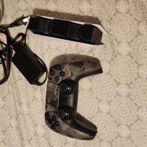 PS5 Contoller and Duel Charging Station